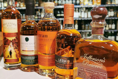 Welke invloed hebben wijnvaten op whisky?