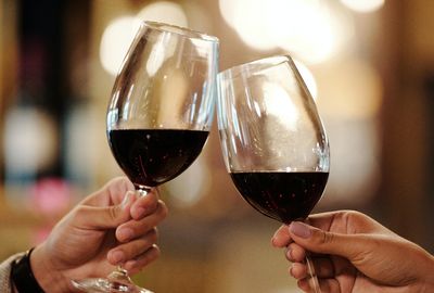 Wijnliefhebbers opgelet: zo bewaar je rode wijn na openen